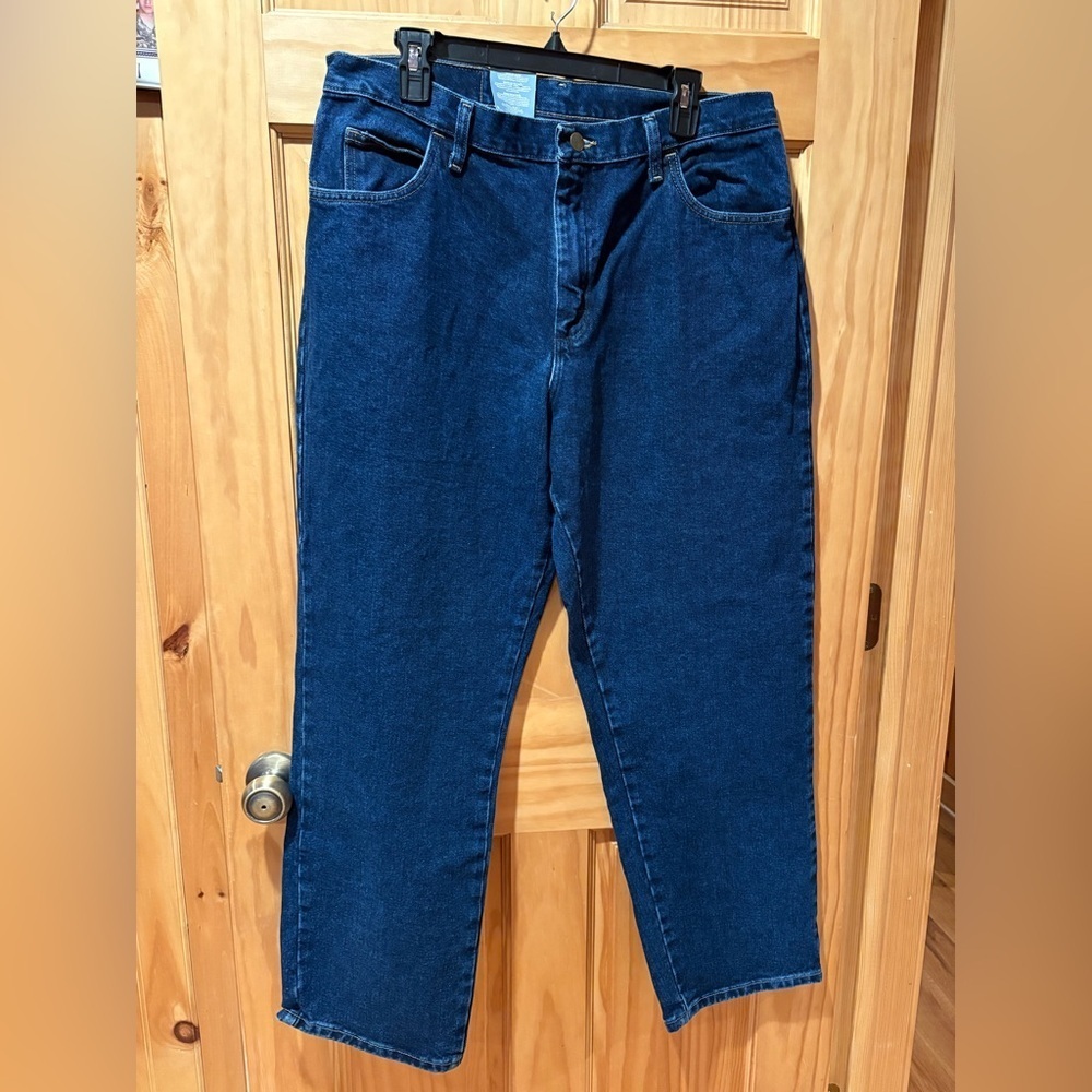WRANGLER® BLUES RELAXED FIT JEAN women’s size 16x30 NWT - Picture 1 of 9